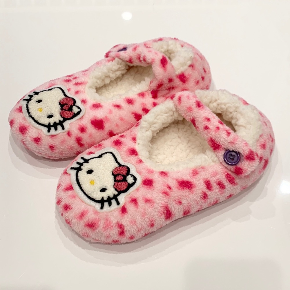 Hello Kitty Fuzzy Socks